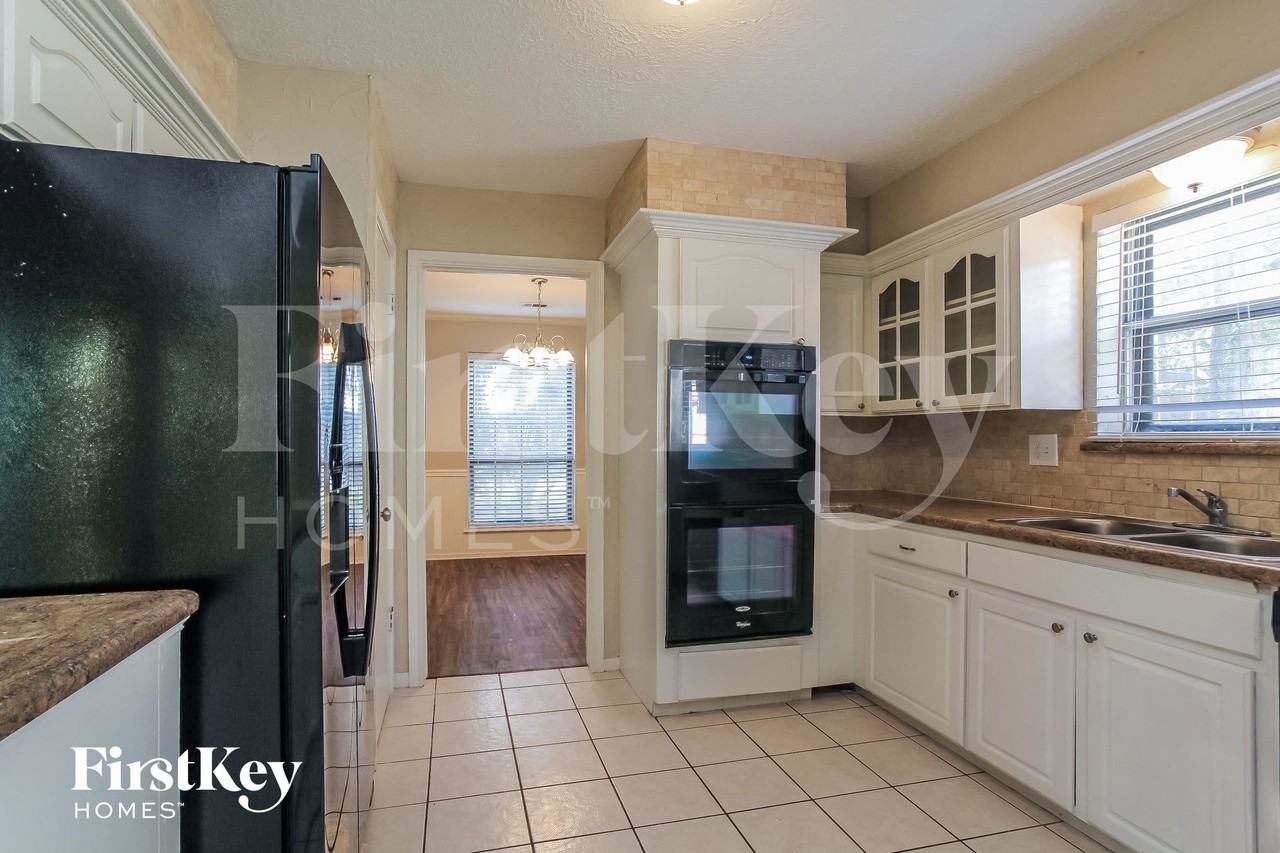 11914 Gardenglen Dr - Photo 7 of 15