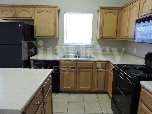 1177 Travers Ln - Photo 3 of 17