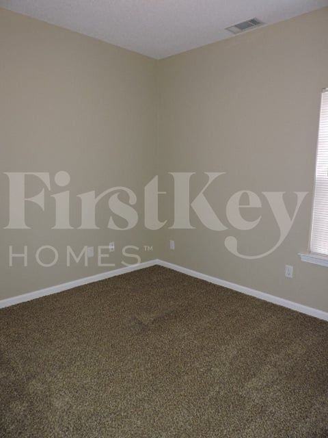 1177 Travers Ln - Photo 7 of 17