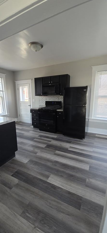 822 E River Dr #2 - Photo 2 of 9