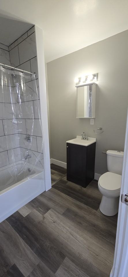 822 E River Dr #2 - Photo 7 of 9