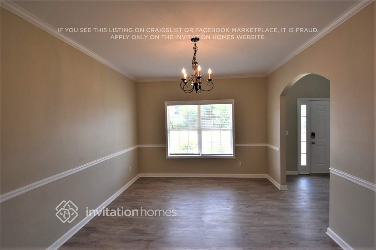 100 Barberry Ln - Photo 2 of 11