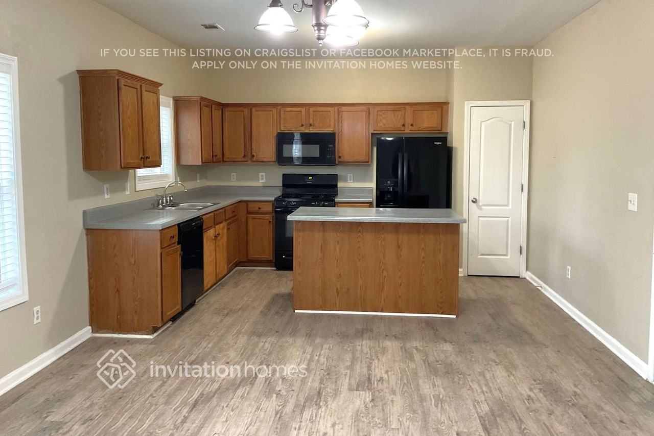 100 Barberry Ln - Photo 4 of 11