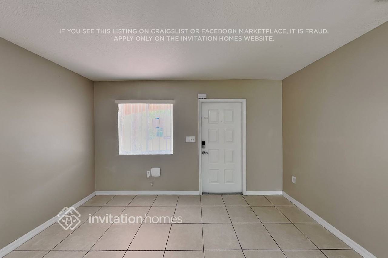 5927 Sw 163rd Ave - Photo 4 of 21