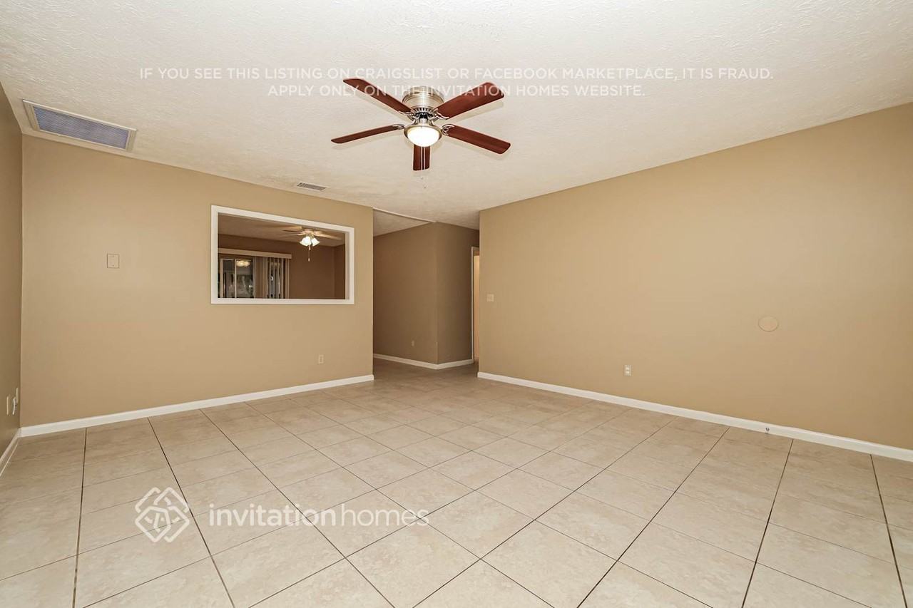 4402 Presidential St - Photo 4 of 17