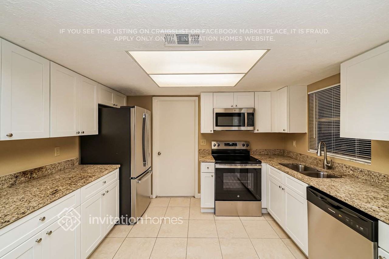 4402 Presidential St - Photo 6 of 17