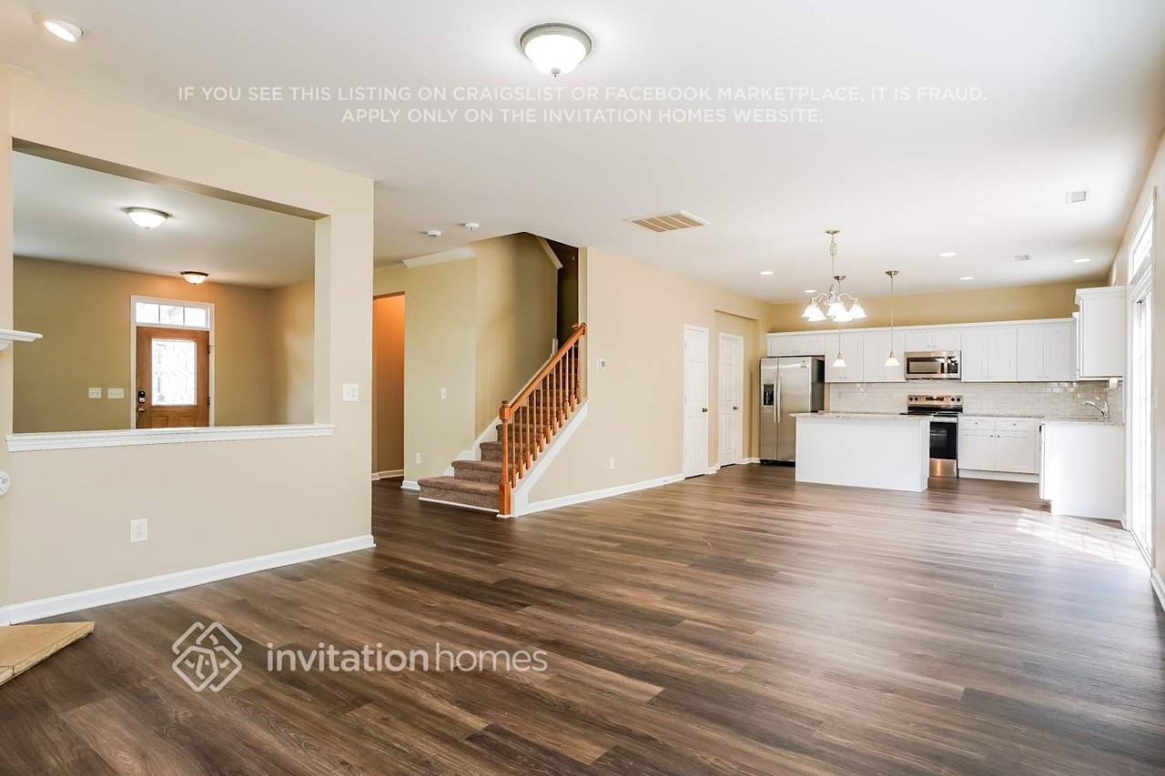 621 Ashburn Ln - Photo 5 of 18