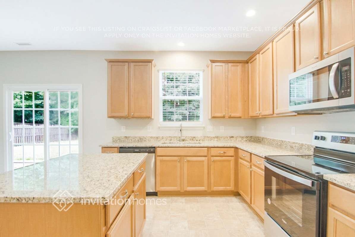 12312 Tetons Ct - Photo 6 of 29