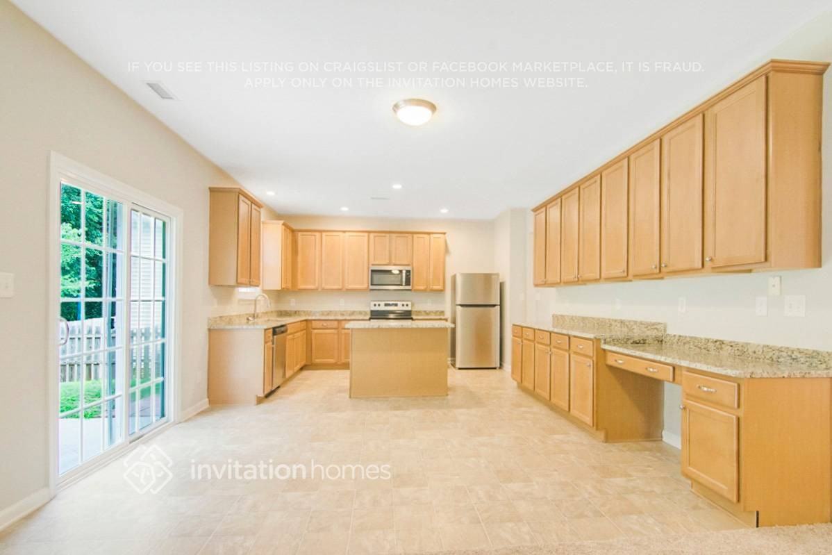 12312 Tetons Ct - Photo 7 of 29