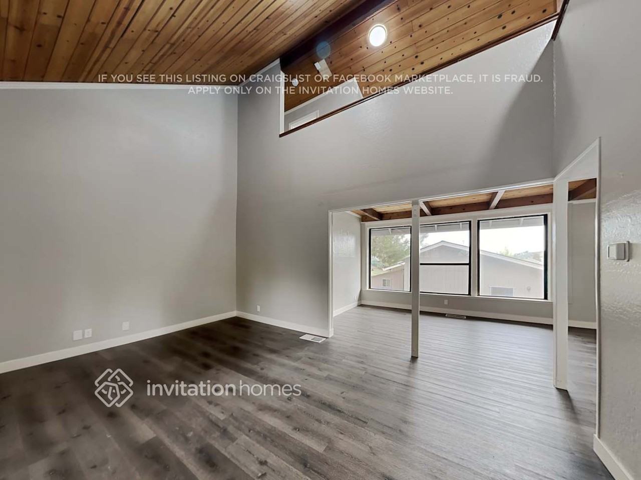 2927 Alhambra Dr - Photo 4 of 19