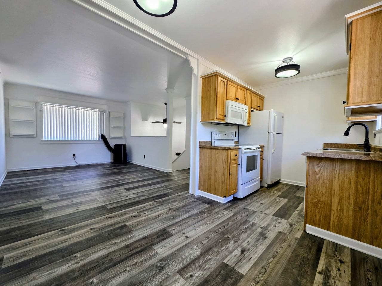 334 Wooster Ave #1 - Photo 4 of 36