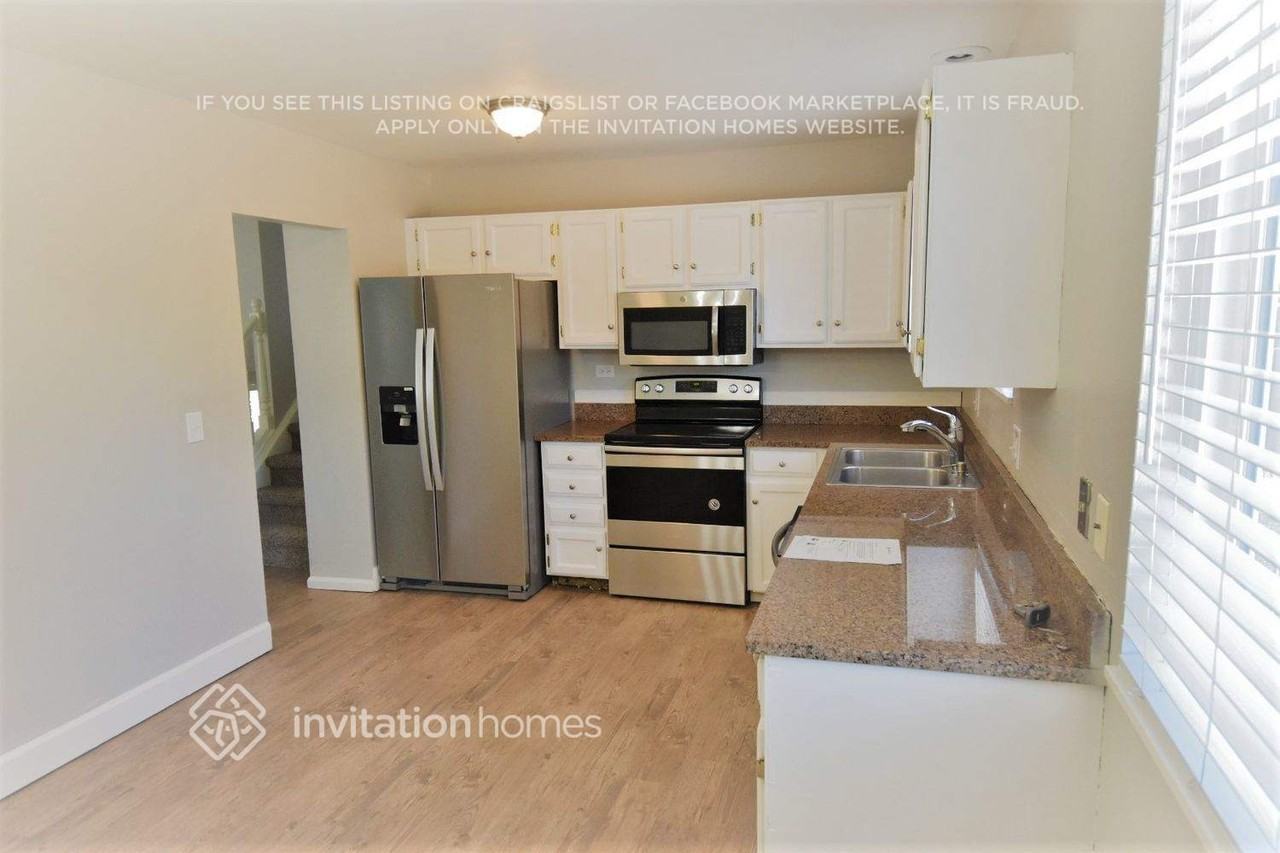 14953 E Temple Pl - Photo 4 of 15