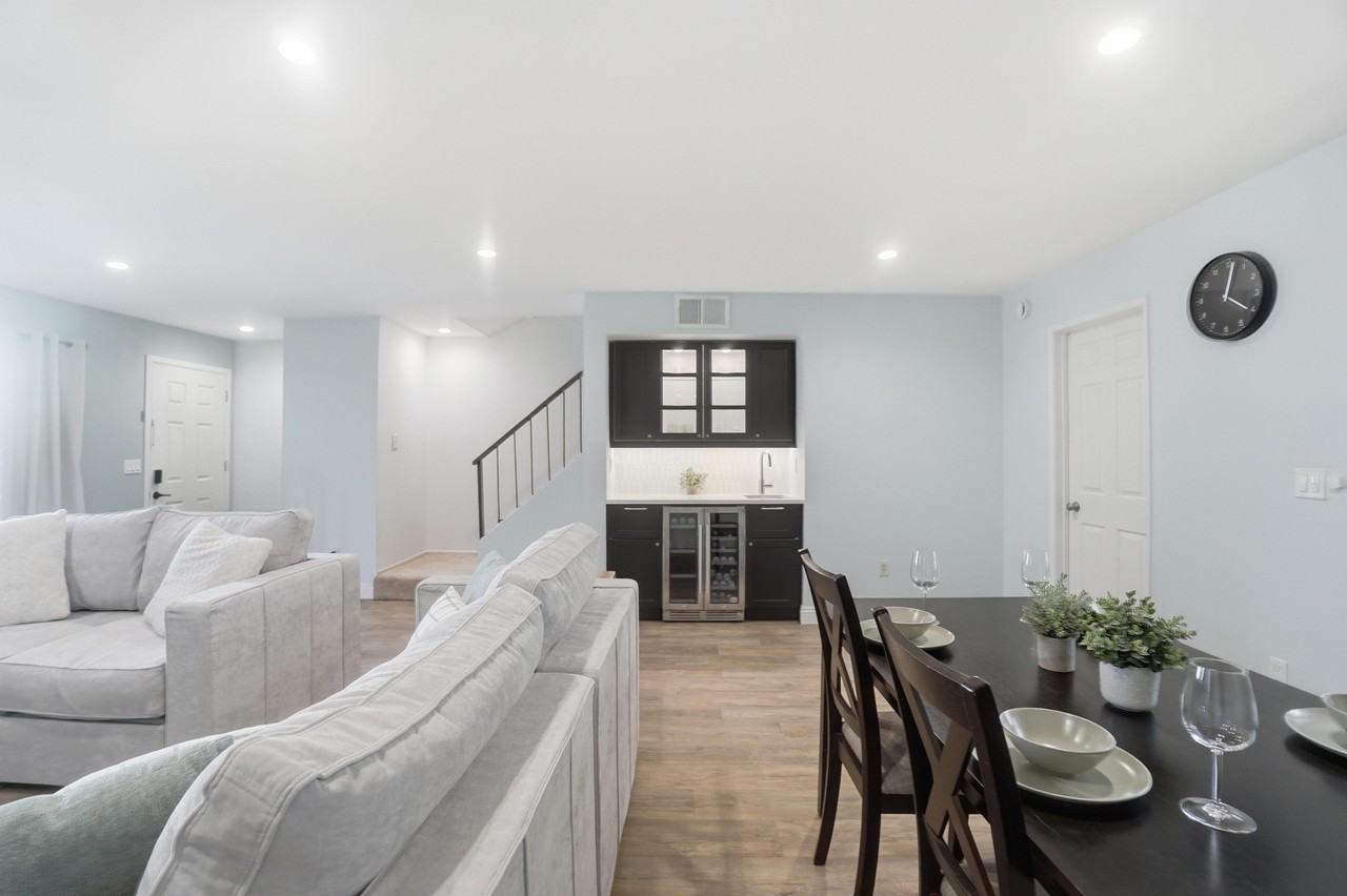 9960 Owensmouth Ave #1 - Photo 5 of 35