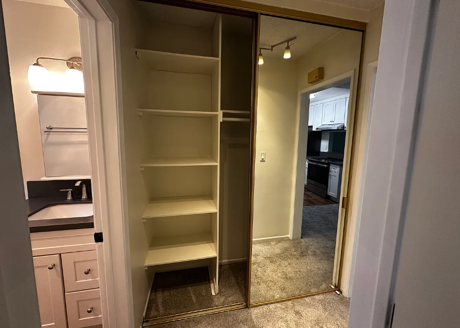 3045 E Theresa St #5 - Photo 5 of 11