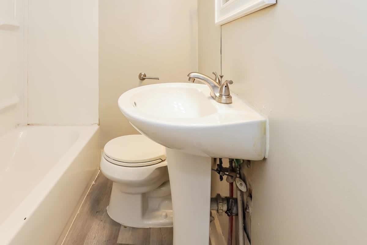 505 Henry Pl - Photo 2 of 16