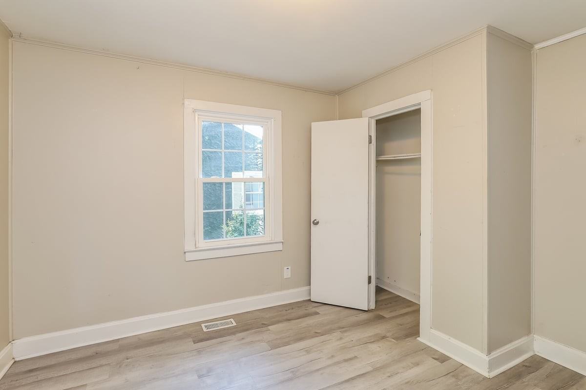505 Henry Pl - Photo 3 of 16