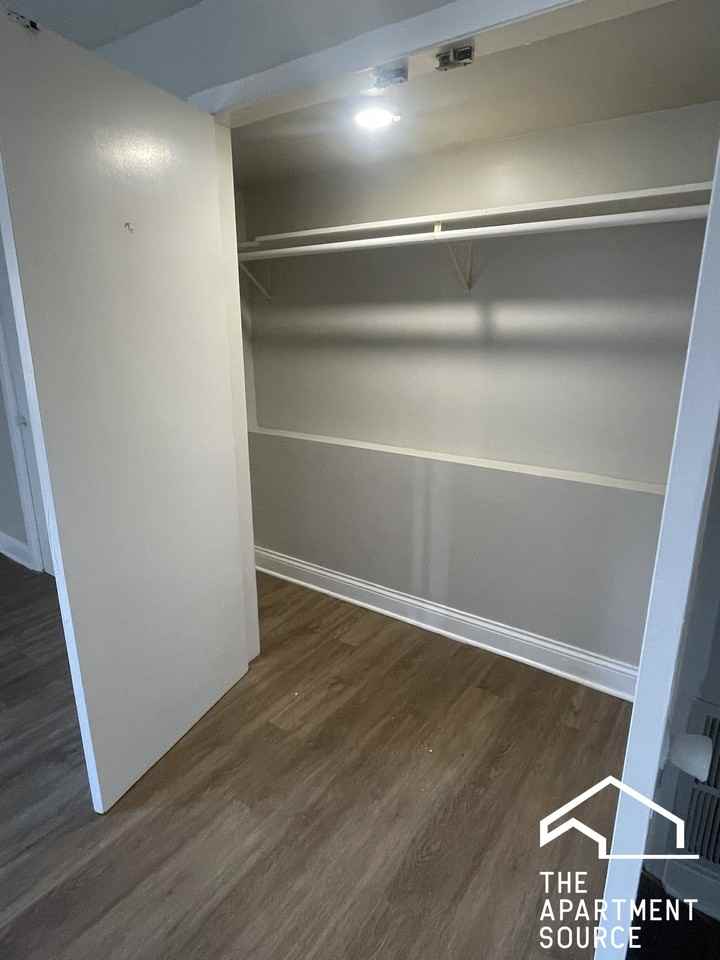 5221 W Belmont Ave #2R - Photo 3 of 11