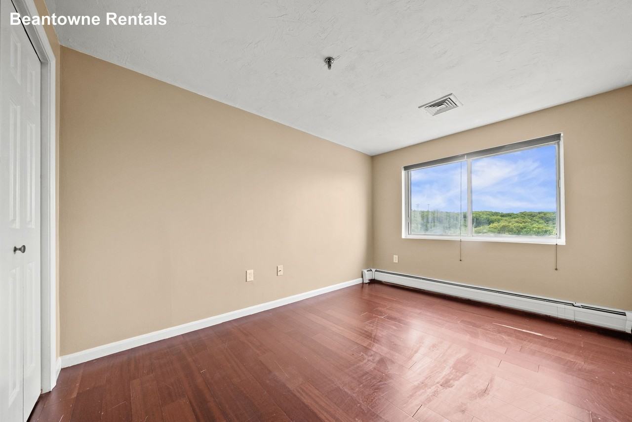 Willard St #602 - Photo 7 of 23