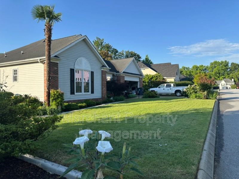 8 Capstone Ct - Photo 3 of 7