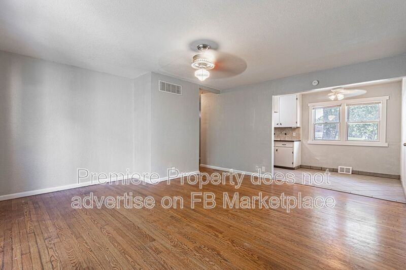 1112 E Elm St - Photo 3 of 12