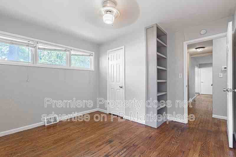 1112 E Elm St - Photo 6 of 12