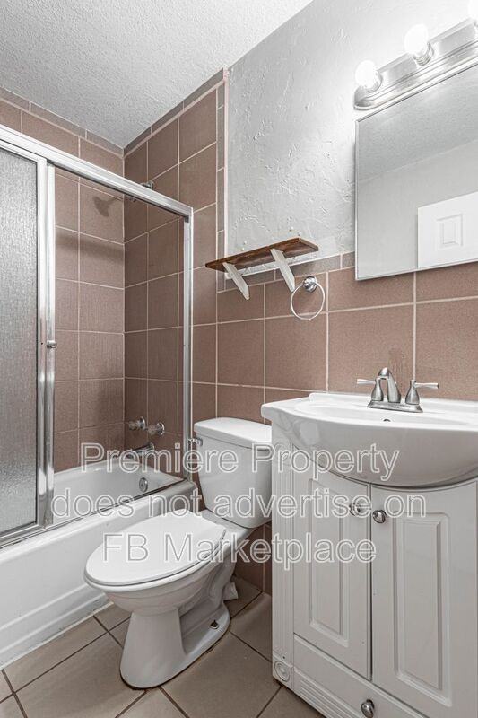 1112 E Elm St - Photo 7 of 12