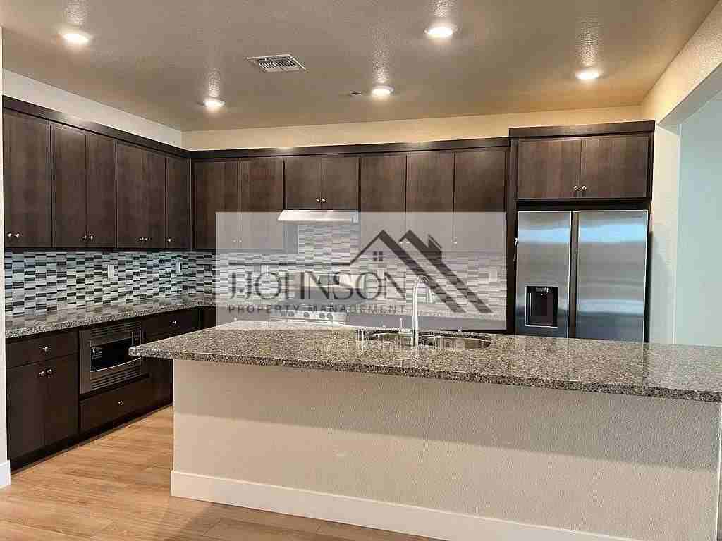 16972 Bernstein Ave - Photo 3 of 10