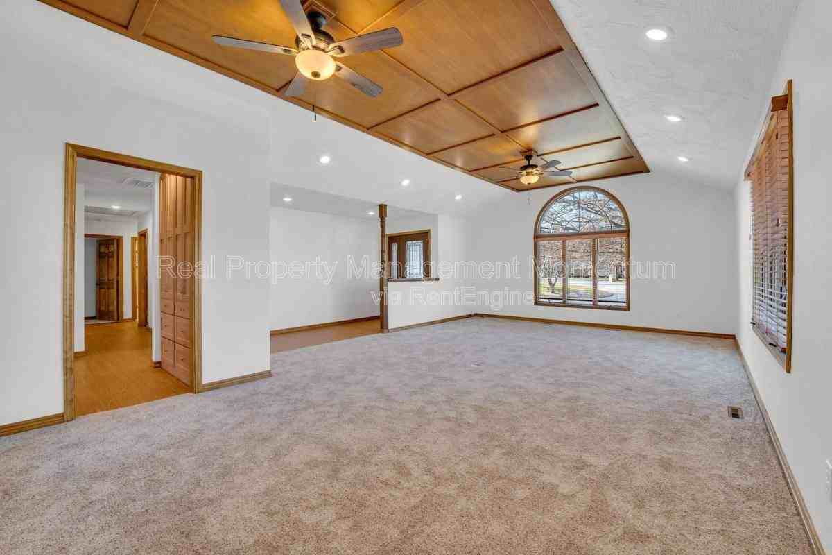 1868 S White Oak Ave - Photo 2 of 10