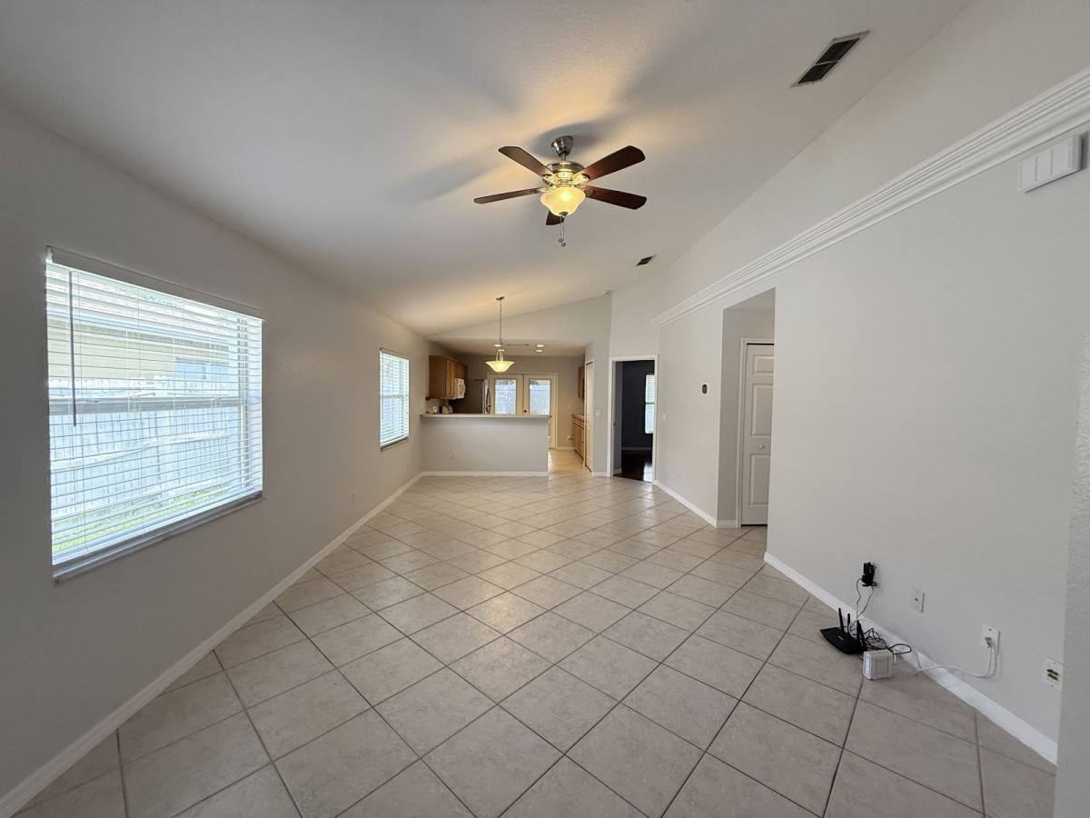 1084 Amanda Kay Cir #1 - Photo 3 of 10