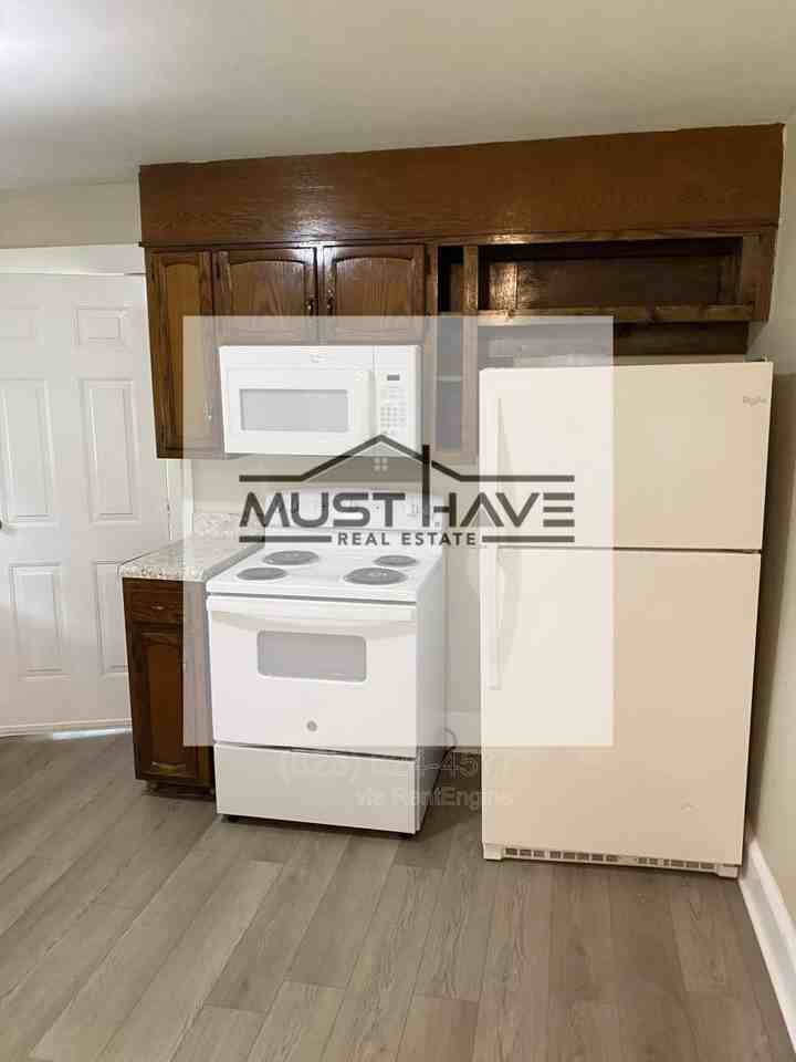 202 Newland Pl Nw - Photo 3 of 10