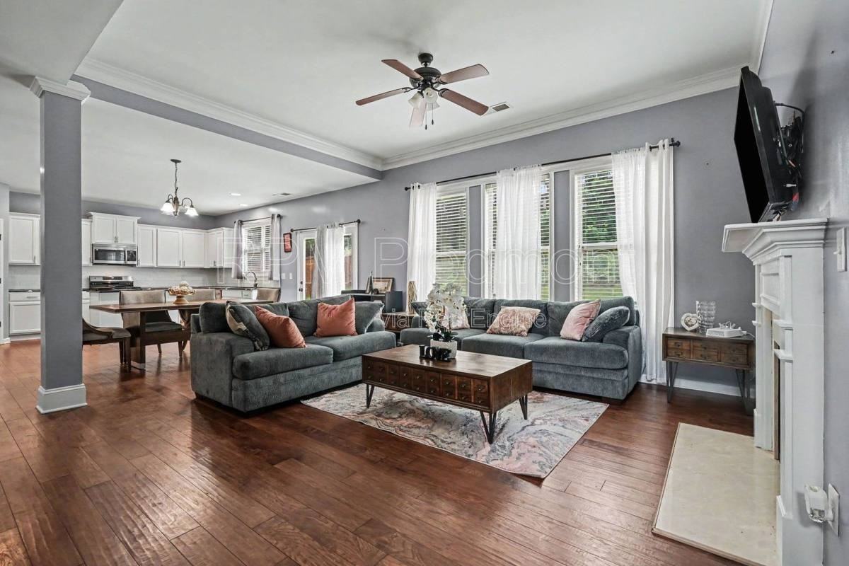 2909 Estate View Ct - Photo 2 of 10