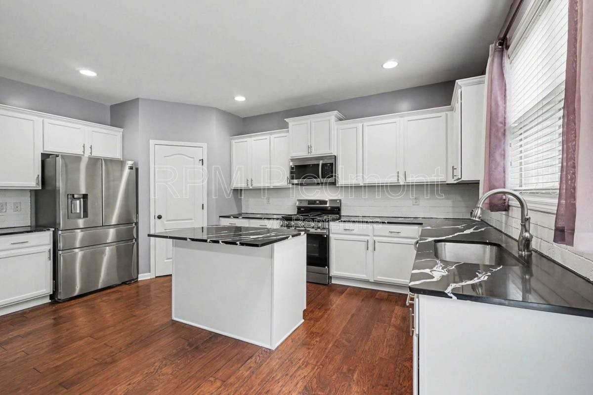 2909 Estate View Ct - Photo 3 of 10