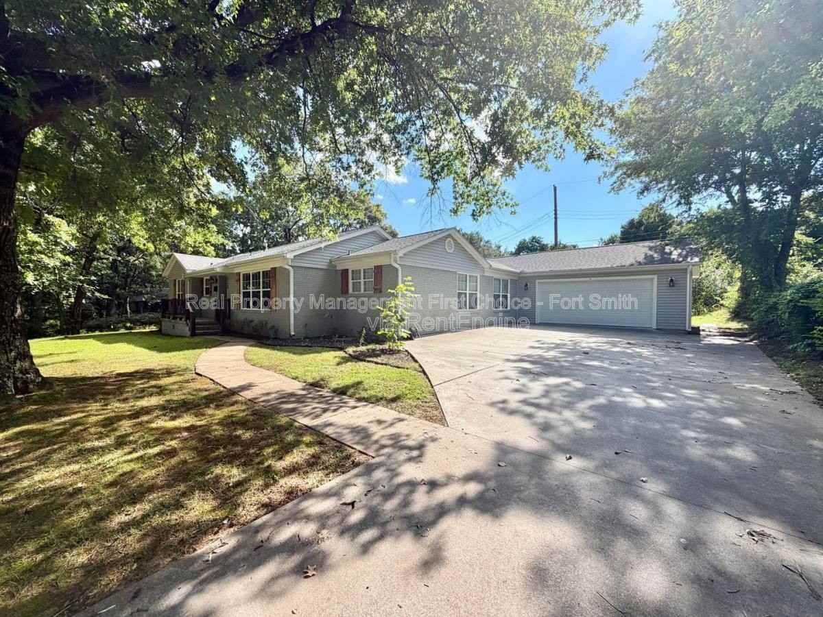 2120 Garner Ln - Photo 3 of 10
