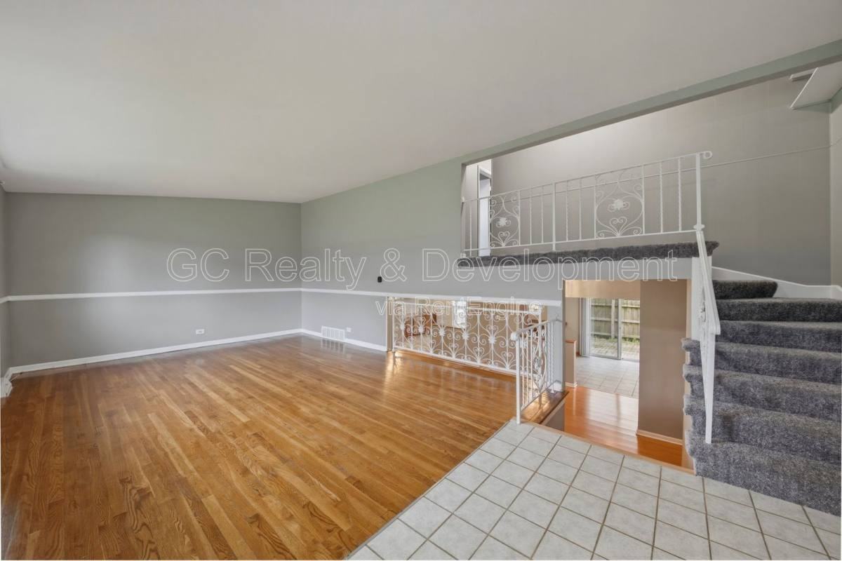 9517 Terrace Pl - Photo 2 of 10