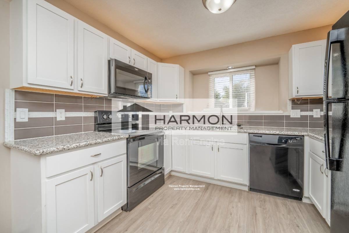2138 S Fieldcrest Cir - Photo 3 of 10