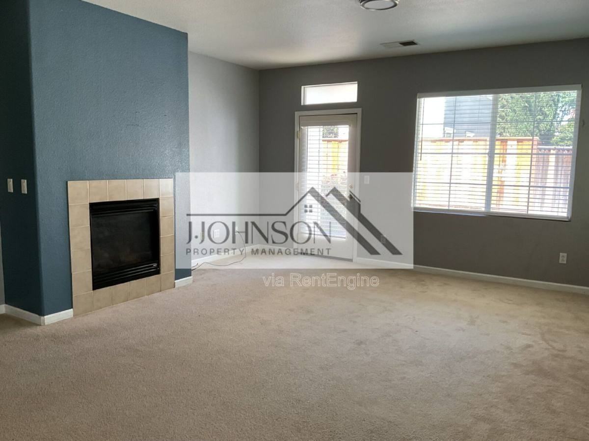 4343 Middlefield Dr - Photo 3 of 10