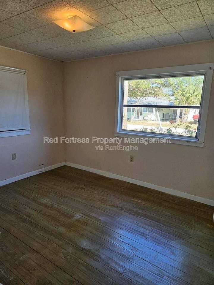 3005 Beatrice Pl - Photo 3 of 10