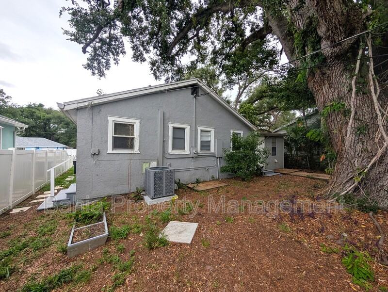 1013 20th Ave S - Photo 3 of 19