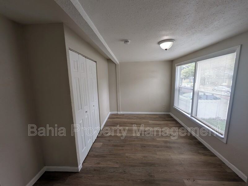 1013 20th Ave S - Photo 7 of 19