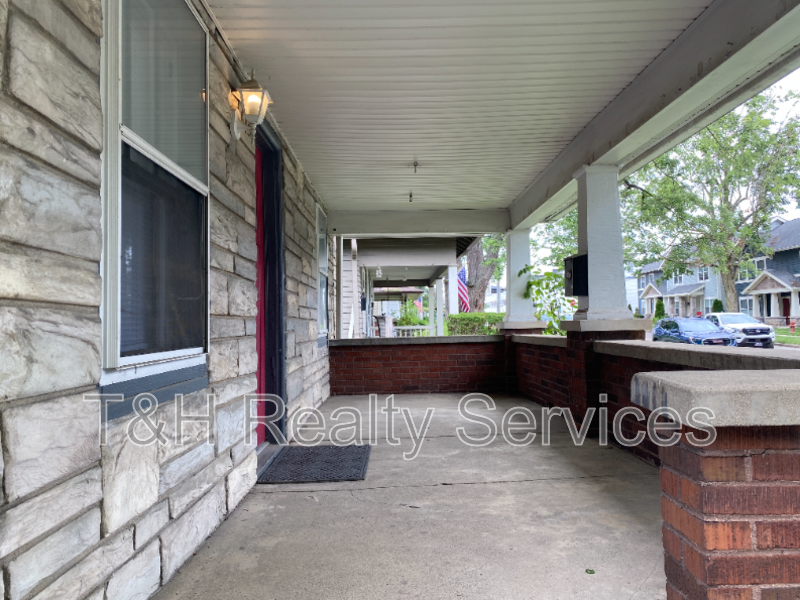 6158 Winthrop Ave - Photo 3 of 19