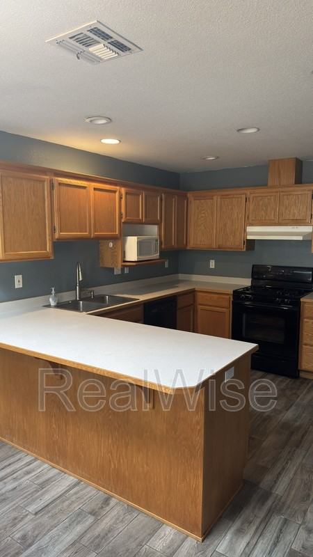 1951 Sw Betty Ln - Photo 6 of 35