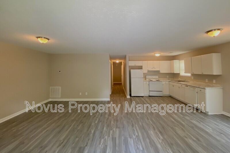 191 Harvell Dr #J1 - Photo 2 of 17