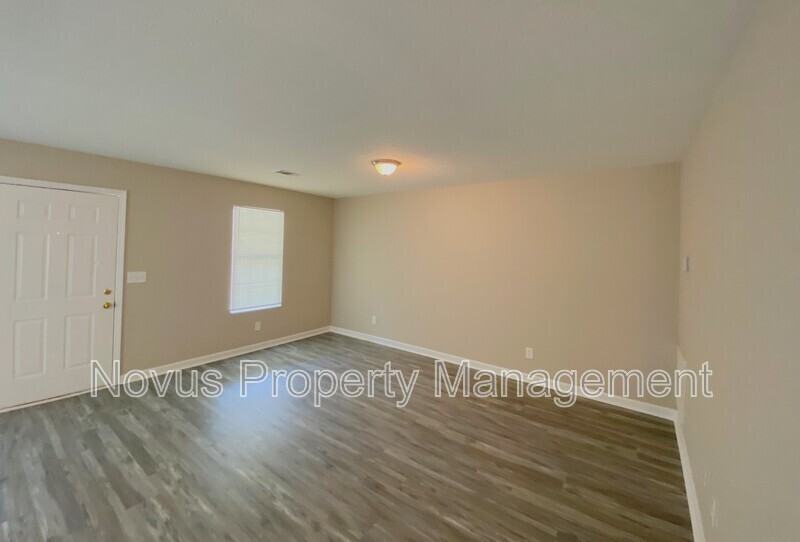191 Harvell Dr #J1 - Photo 3 of 17