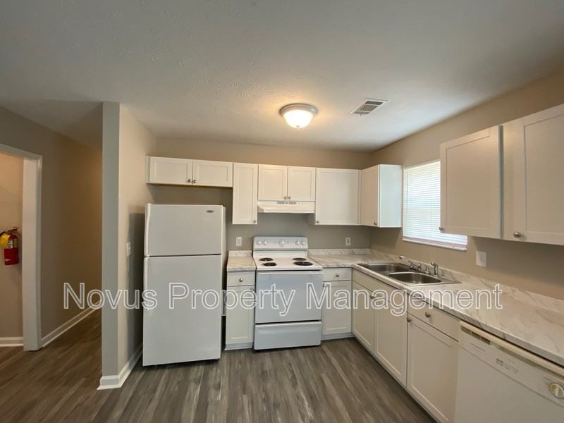 191 Harvell Dr #J1 - Photo 5 of 17