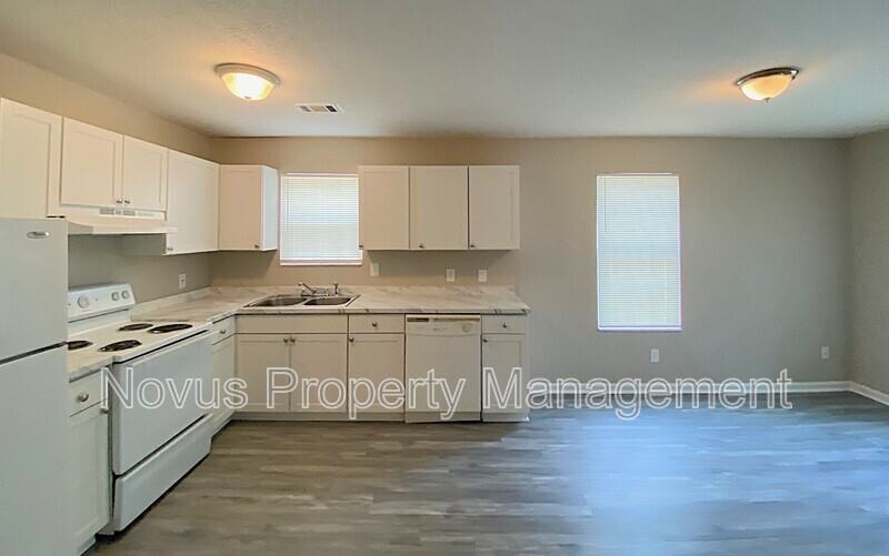 191 Harvell Dr #J1 - Photo 6 of 17