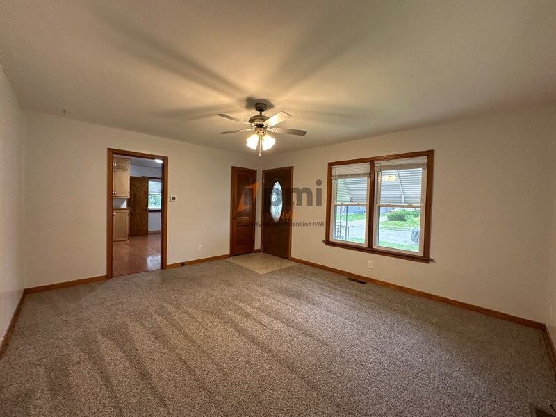 811 Institute St - Photo 4 of 24