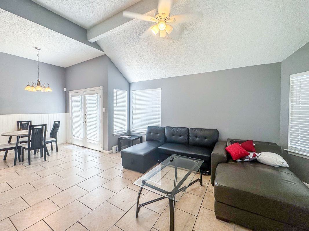 18579 N Lyford Dr - Photo 4 of 16