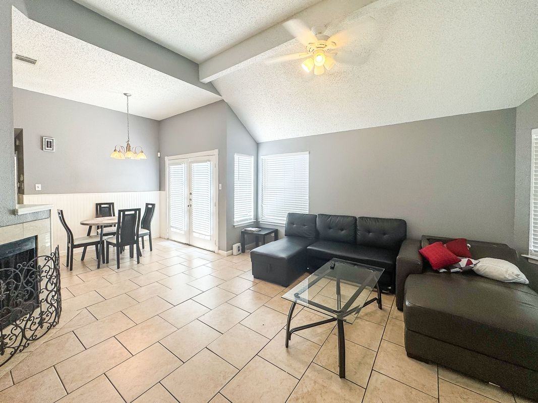 18579 N Lyford Dr - Photo 5 of 16