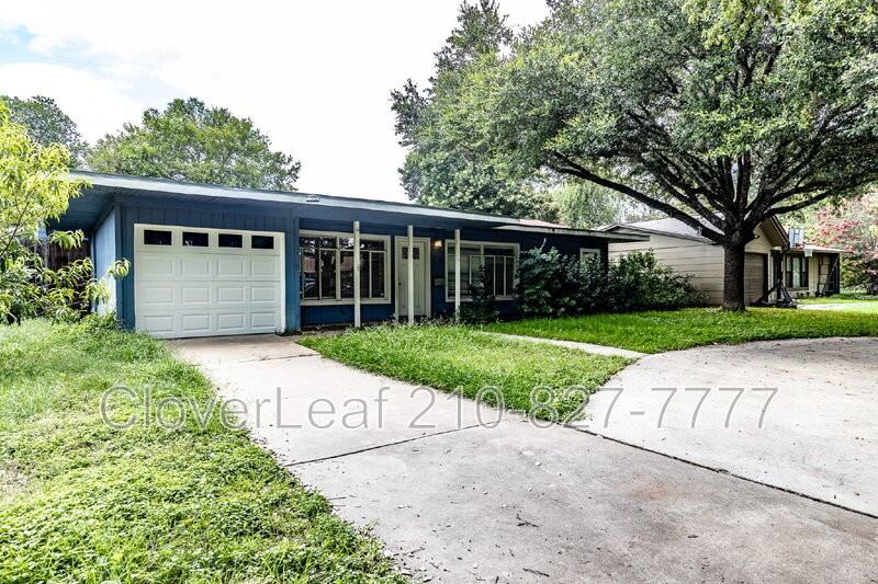 319 Bryn Mawr Dr - Photo 4 of 39