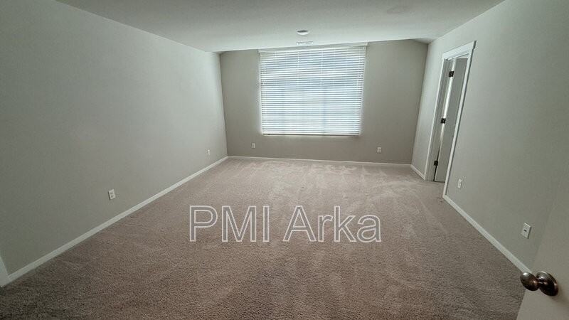 10823 32nd St Ne - Photo 4 of 24